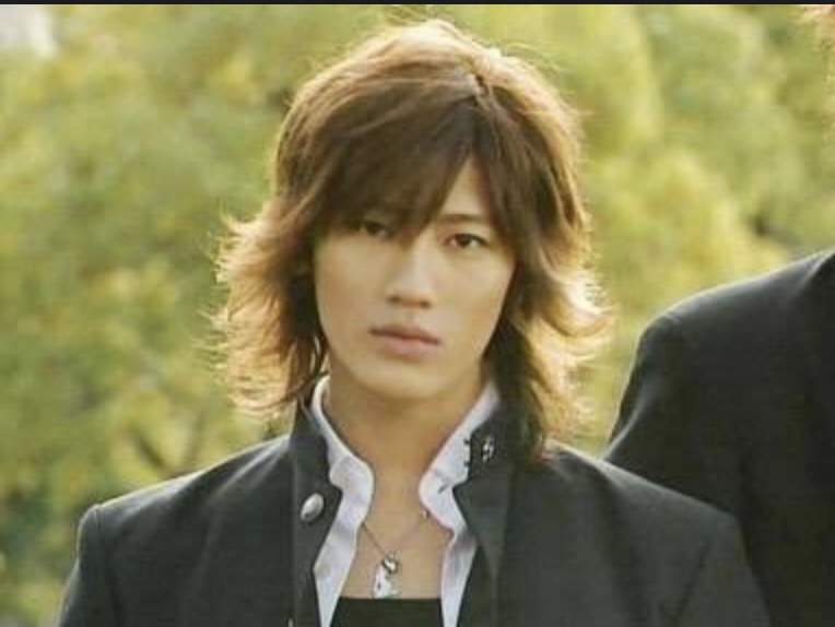 赤西仁の最新髪型まとめ！パーマ？ショート？ポニーテール？髪質はどんな感じ？ | 芸能人ムフフ